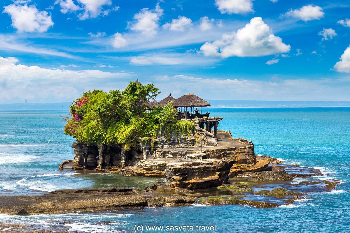 Bali's ultimate must-sees: Tanah Lot temple
