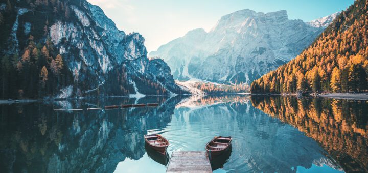 Best Dolomites alpine lakes